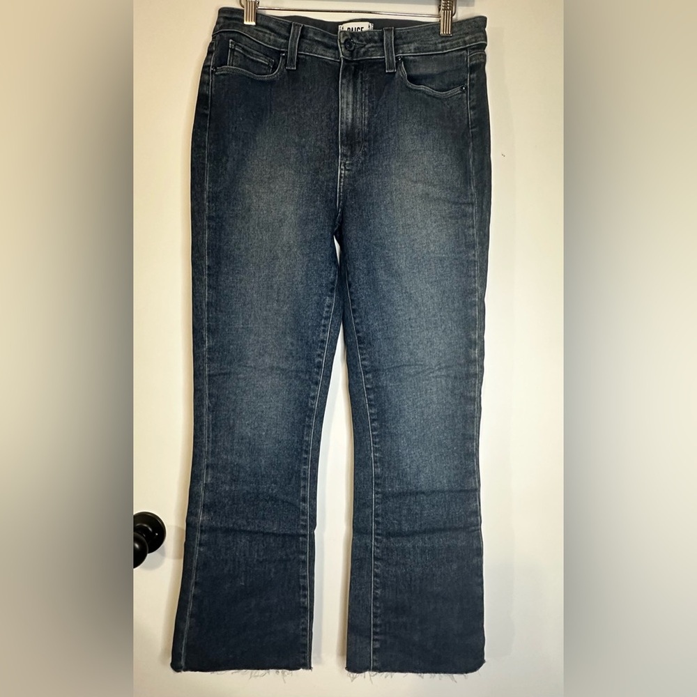 PAIGE Jeans Colette Crop Flare Blue Distressed Bottom Faded Size 30 Pre-owned‎ - Picture 2 of 15